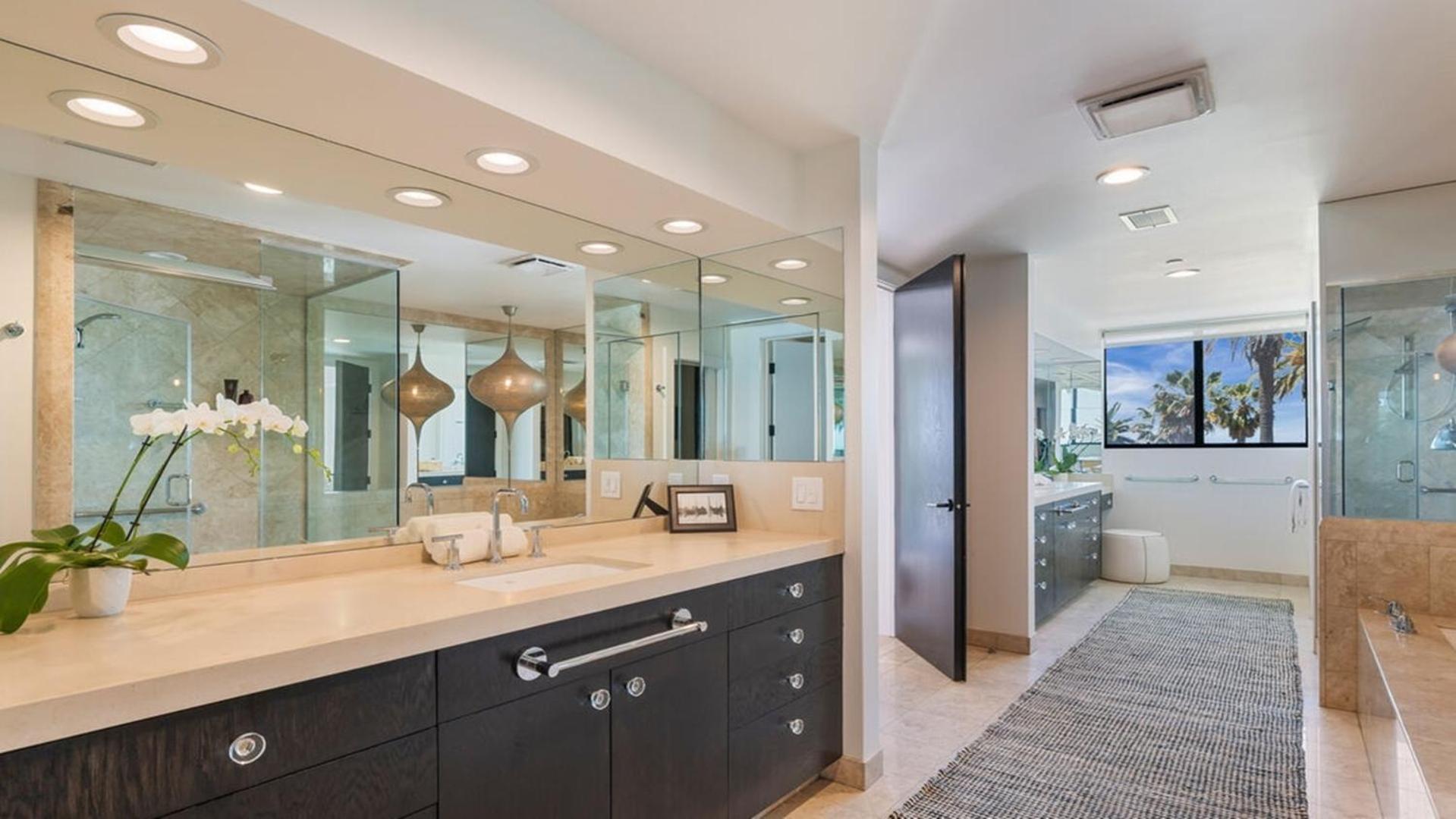 Apartment Desirable Three Bedrooms Luxury Penthouse Los Angeles